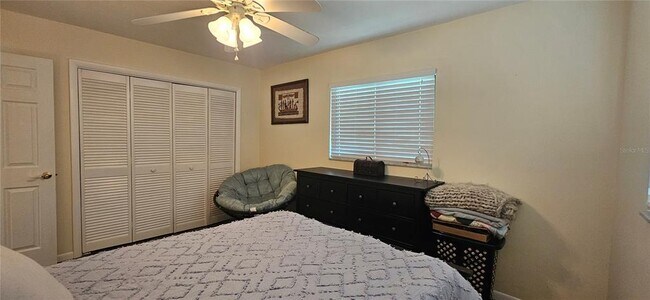 Building Photo - 1823 SE 15th St