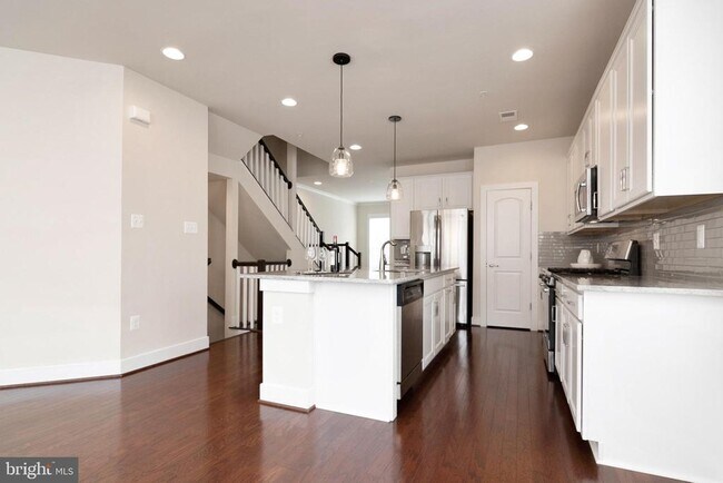 Building Photo - 316 Hendrix Ave