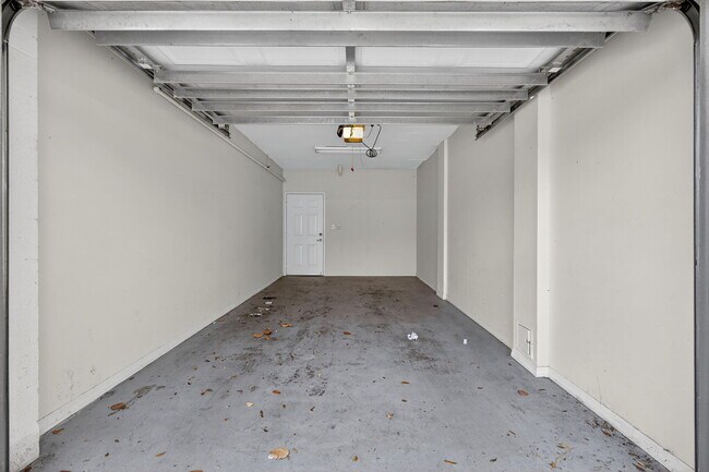 Building Photo - 6450 Emerald Dunes Dr