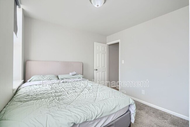 Building Photo - 2308 Jefferson St