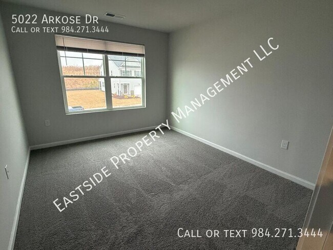 Building Photo - 5022 Arkose Dr