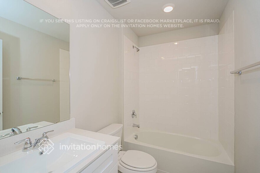 Building Photo - 422 Lubbock Dr