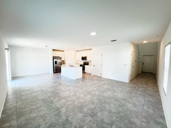 Building Photo - Single Family 4 Bedroom Home for Rent
