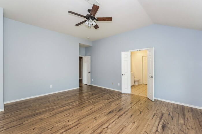 Building Photo - 9865 Gallatin Ln