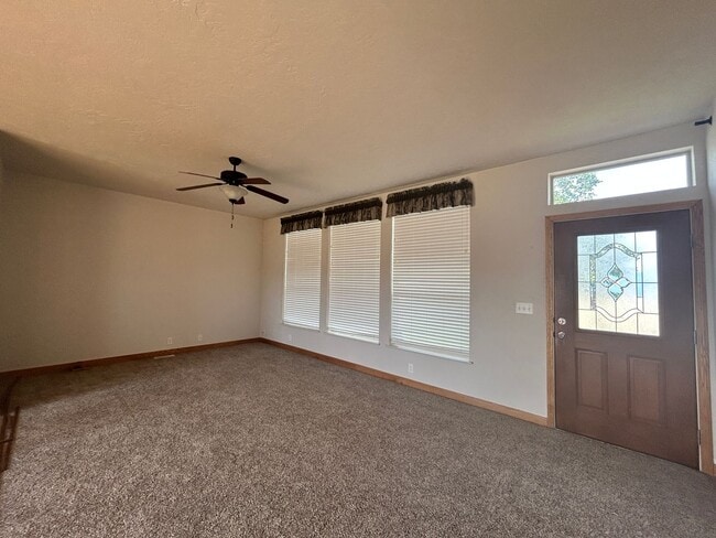 Building Photo - 3 Bed, 2 Bath Home on 5 Acres – Florence, ...