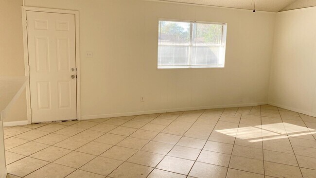 Building Photo - 6811 Winding Trace Dr