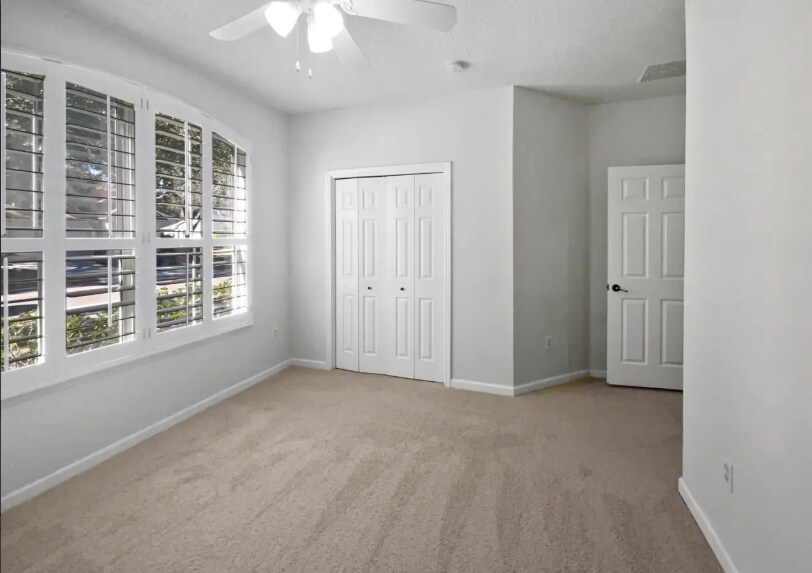 Building Photo - 3583 Old Village Dr