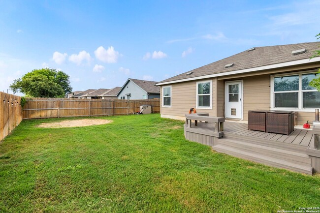 Building Photo - BEAUTIFUL 4-BEDROOM, SINGLE-STORY HOME IN ...