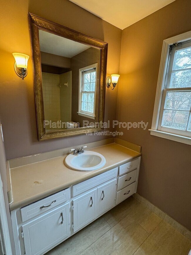 Building Photo - 2990 Summit Ridge