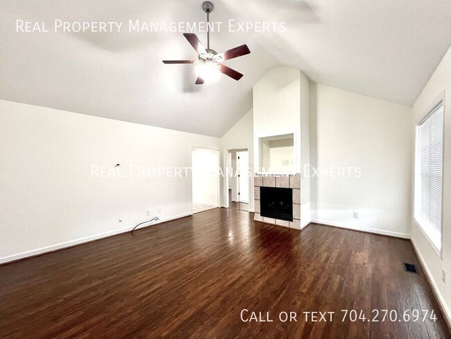 Building Photo - 133 Polaris Dr