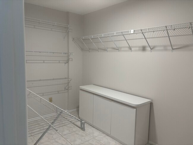 Building Photo - 4280 Galt Ocean Dr