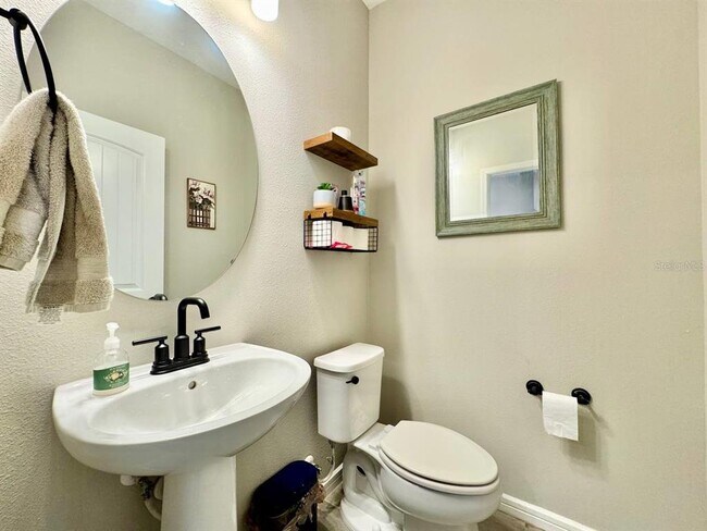 Building Photo - 11281 Beach Walk Wy NE