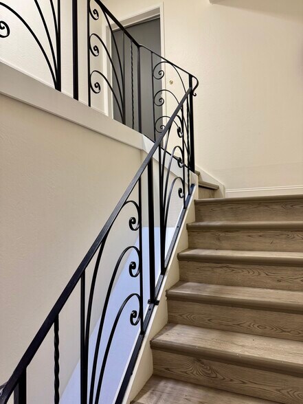 stairs to go to units - no elevators - 554 Monterey Blvd