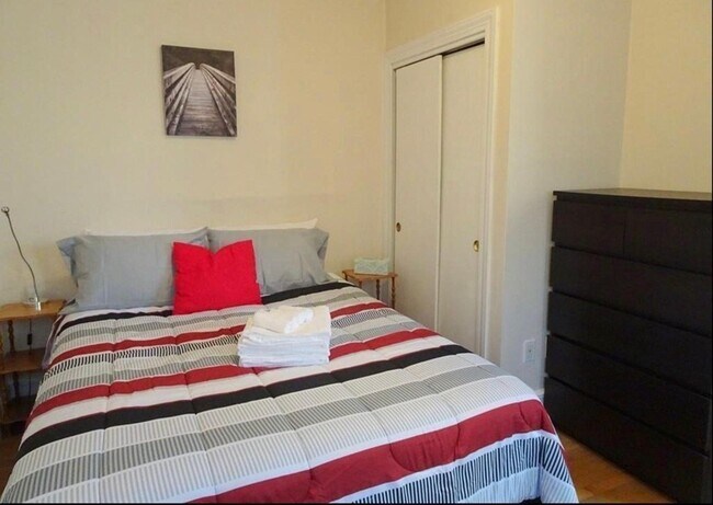 Building Photo - 37 A Harvard St