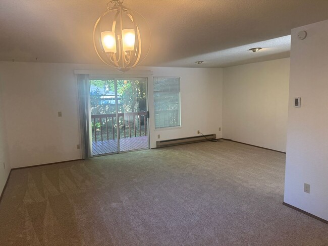 Building Photo - 3bd/1.5ba Seattle Home
