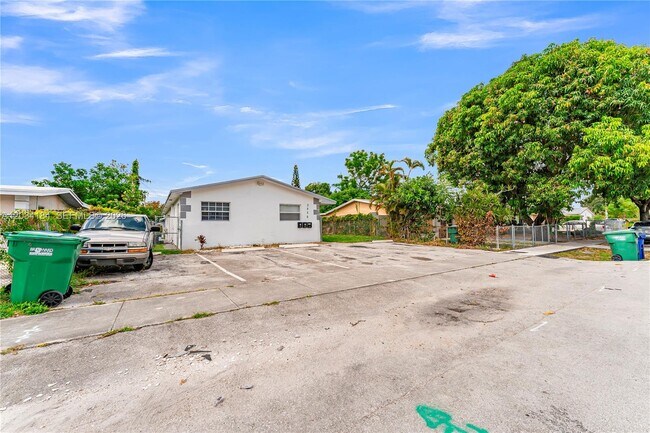 Building Photo - 2856 NW 14th St