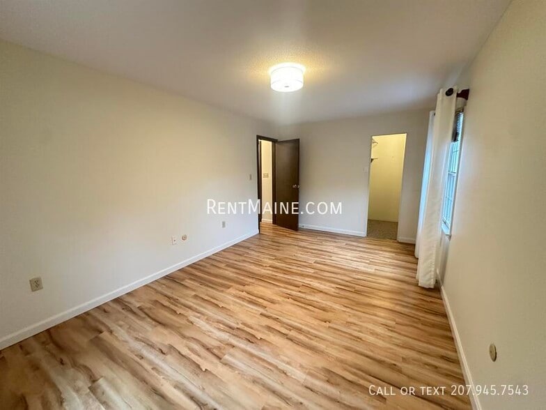 Building Photo - 54 Longrale Park