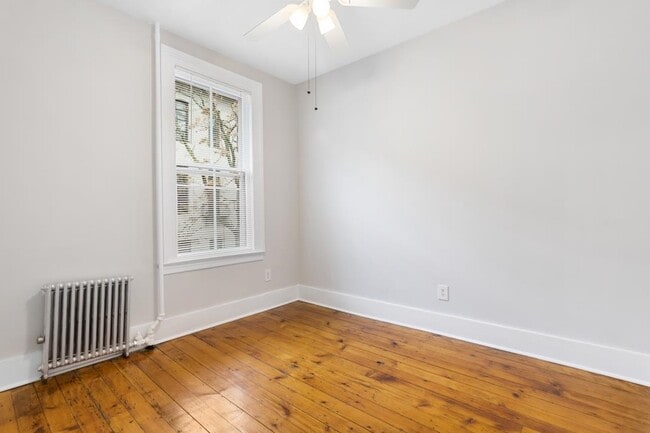Building Photo - 320 8th St