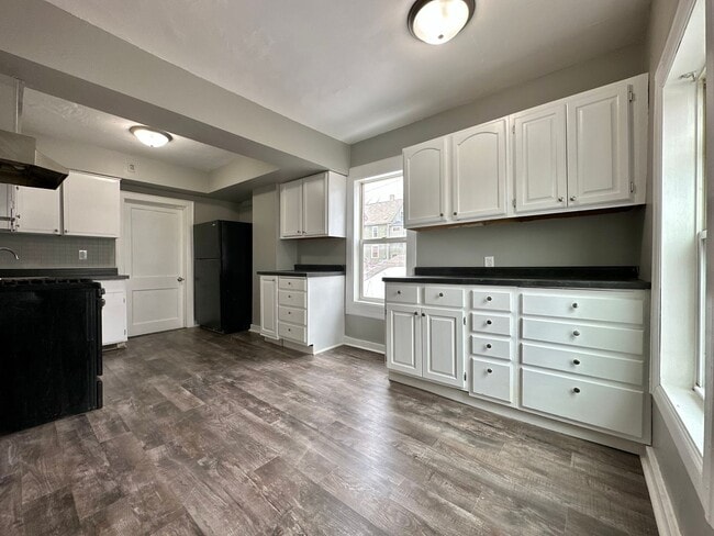 Building Photo - 318 N 27th Ave