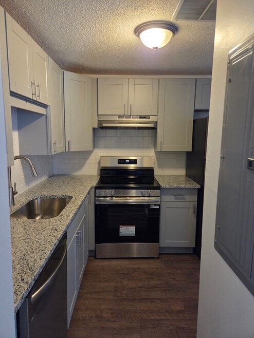 Building Photo - 10 Longworth Ave