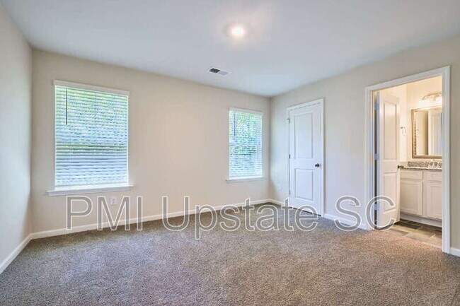 Building Photo - 105 Pendleton Place Way