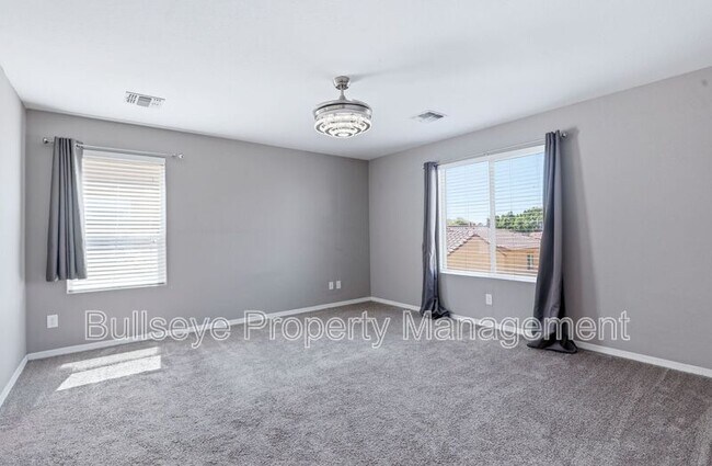 Building Photo - 304 N 78th Pl