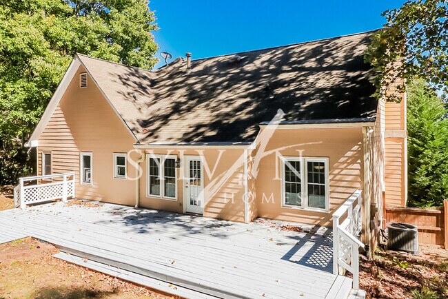 Building Photo - This is the home you've been waiting for!