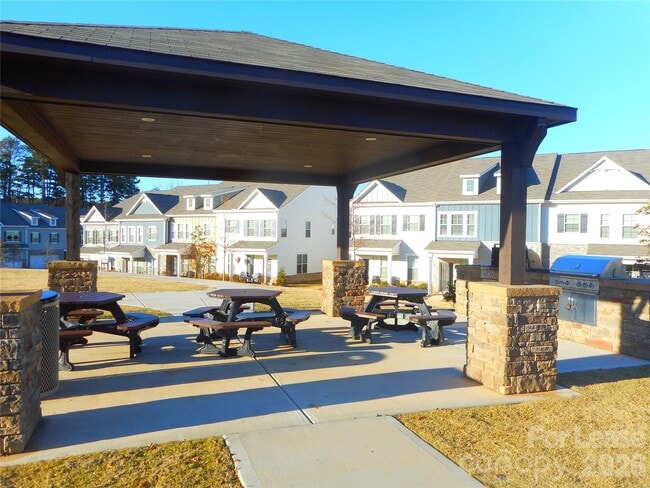 Building Photo - 3007 Glenn Hope Wy