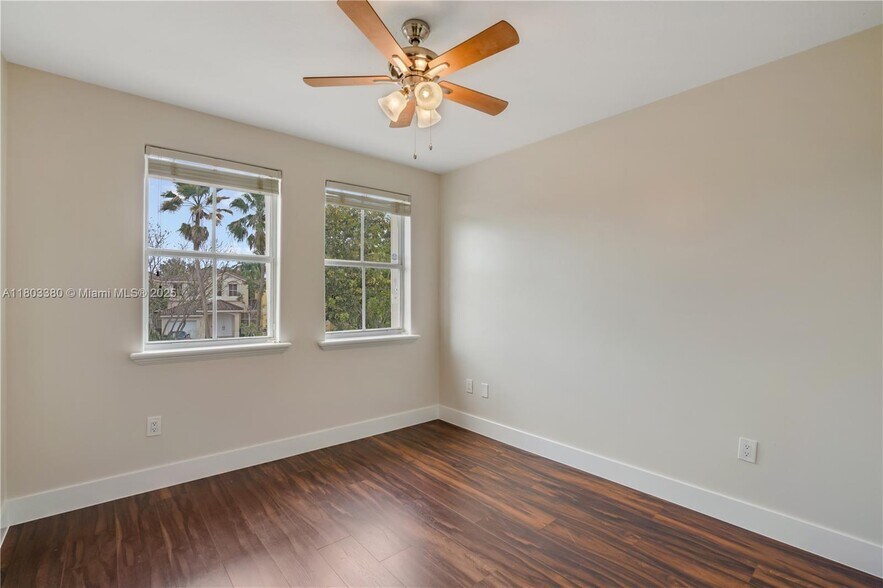 Building Photo - 4882 NW 108th Psge