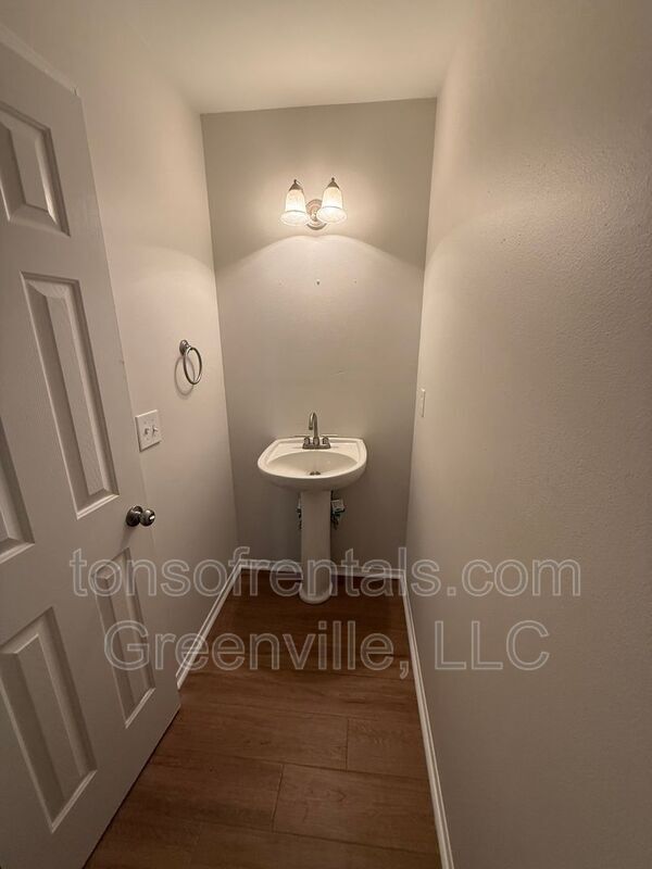 Building Photo - 151 Bellweather Dr