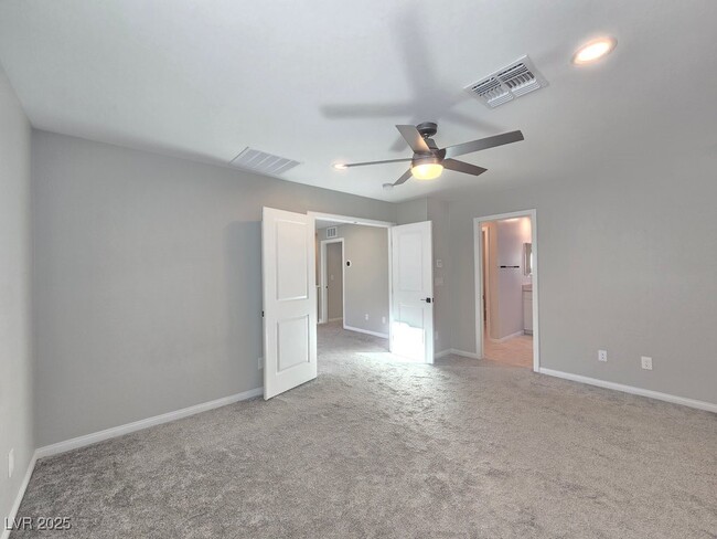 Building Photo - 4160 Elegant Chateau St