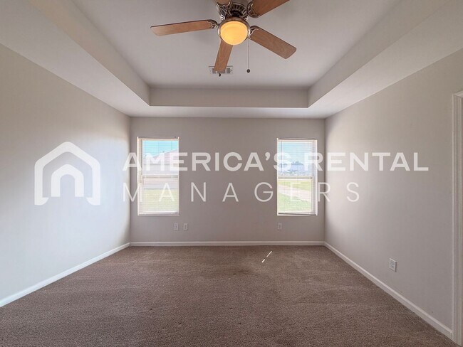 Building Photo - 6221 Burbank Crossing Loop
