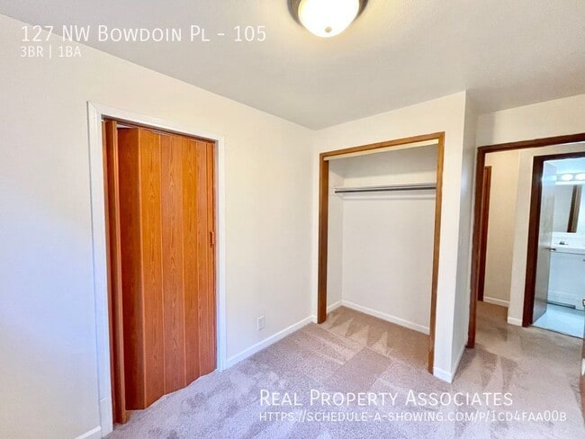 Building Photo - 127 NW Bowdoin Pl