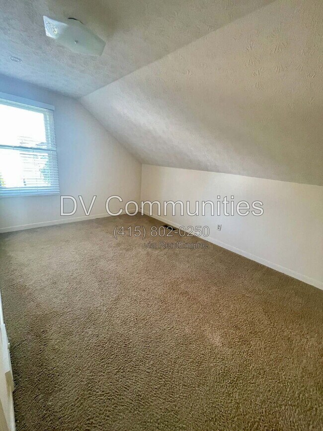 Building Photo - 32467 S Roundhead Dr