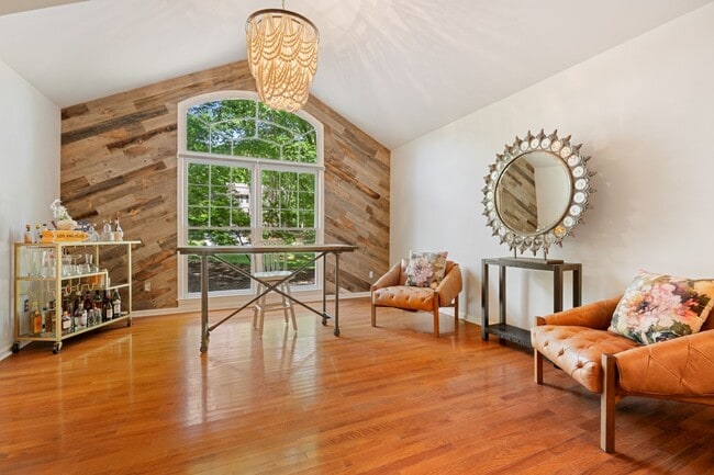 Building Photo - Single Family Home: Durham/Chapel Hill Line