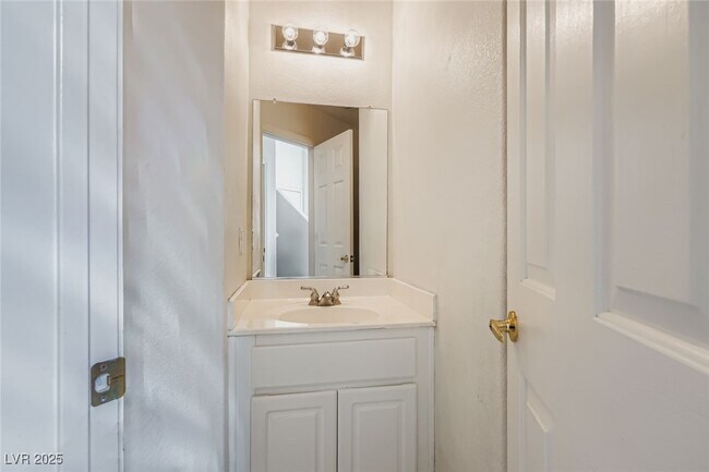 Building Photo - 2406 Miki Ct