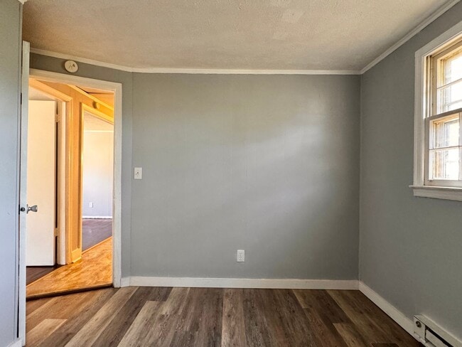 Building Photo - 1506 6th St SE