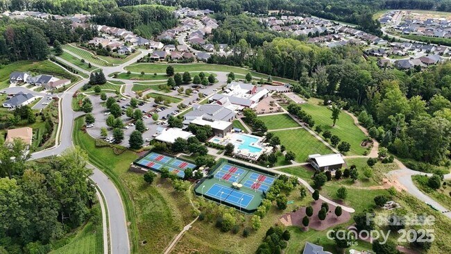 Building Photo - 305 Hemlock Bluff Ct