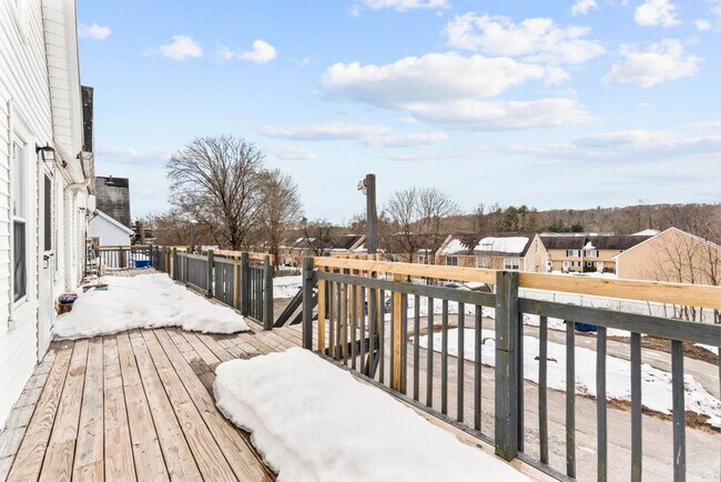 Building Photo - 30 Anthony St