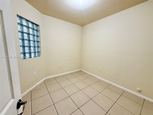 Building Photo - 8960 NW 97th Ave