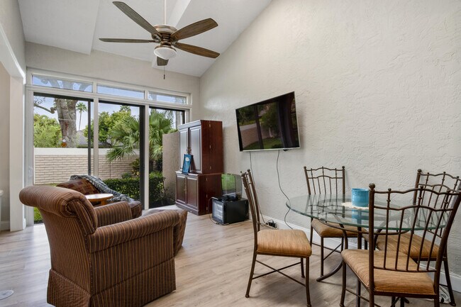 Building Photo - 202 Sabal Palm Ln