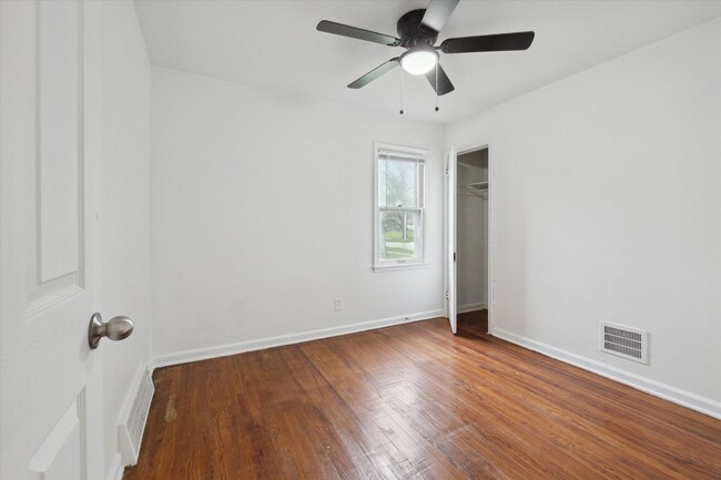 Building Photo - West Side - 3 Bedroom Bungalow