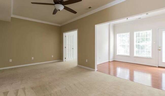 Building Photo - Gorgeous Townhome in Western Henrico!