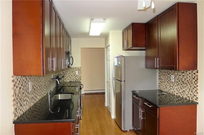 Building Photo - 508 Central Park Ave