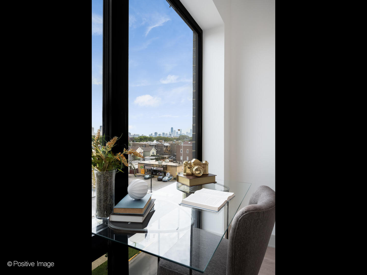 Building Photo - 3202 N Racine Ave