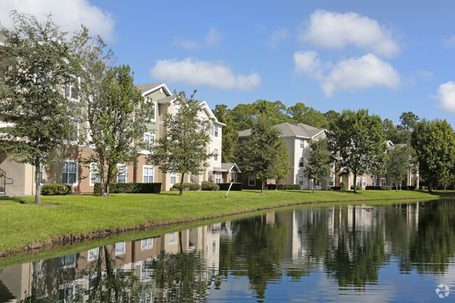 Primary Photo - Thomas Chase Apartments