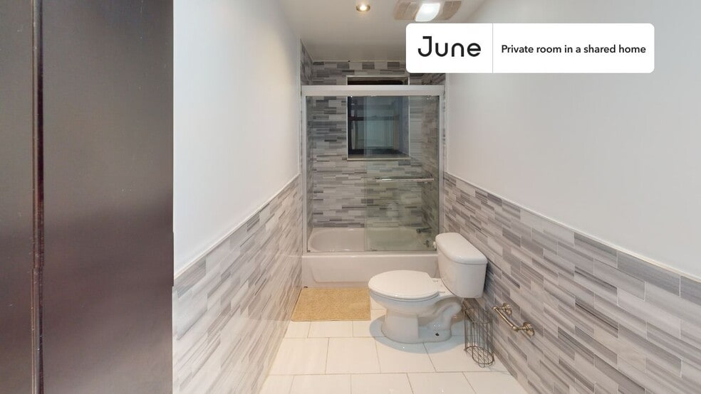 Building Photo - Room in Shared 6 bed/3 bath home in Upper West Side