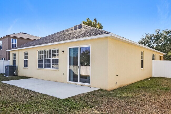 Building Photo - 425 Chimney Rock Dr