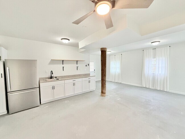 Building Photo - A-Frame Waterfront Home - Gulf Breeze