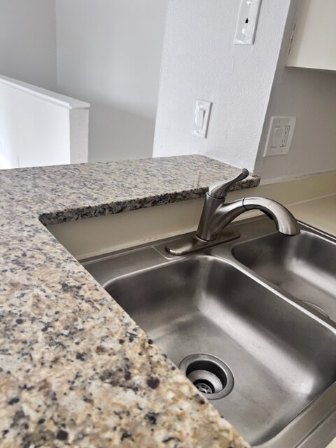 Building Photo - 153 Santa Clara Dr